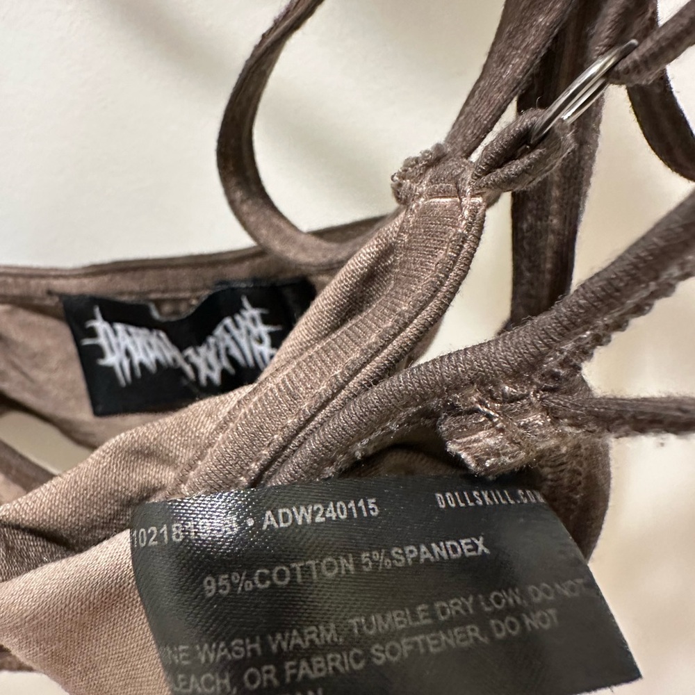 Darker Wavs CROSSFADE WASHED SHREDDED BRALETTE - Picture 2 of 4